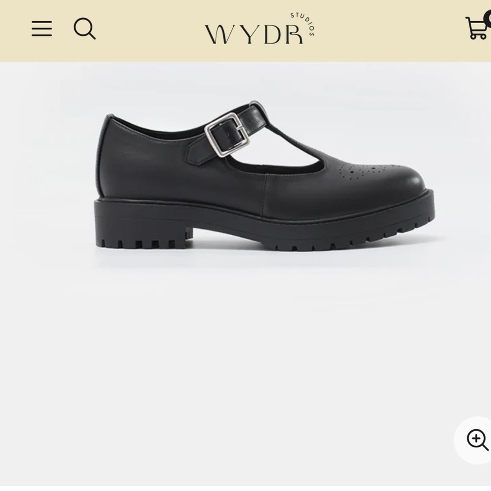 Wydr 10WW Black Leather T-Strap Mary Janes